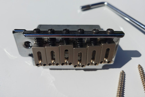 Strat point tremolo - 2,