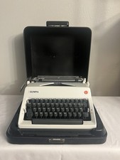 VTG 1971 Olympia SM9 Deluxe Portable Typewriter w Case Serial 4429263 New Ribbon