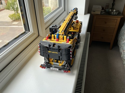 Lego crane with extending