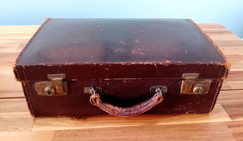 Lovely little vintage - vintage, leather