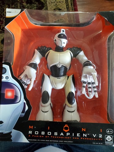 New wowwee robosapien white - v2,