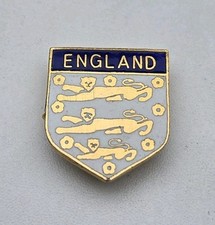 ENGLAND VINTAGE COFFER SHIELD PIN BADGE