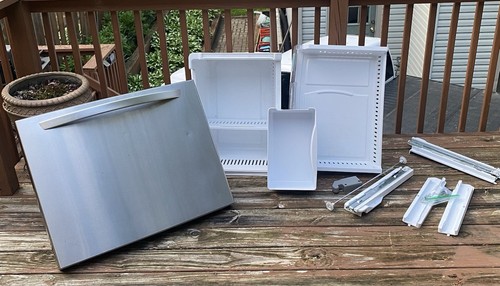 Bottoms freezer fridge - lg,