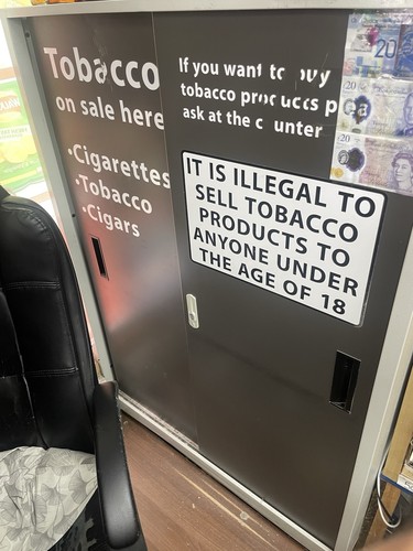 Cigarettes gantry in - /,