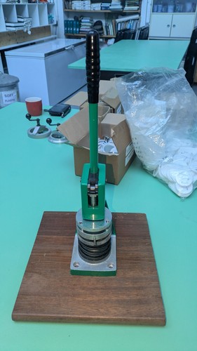 Badgemaker button maker - button,