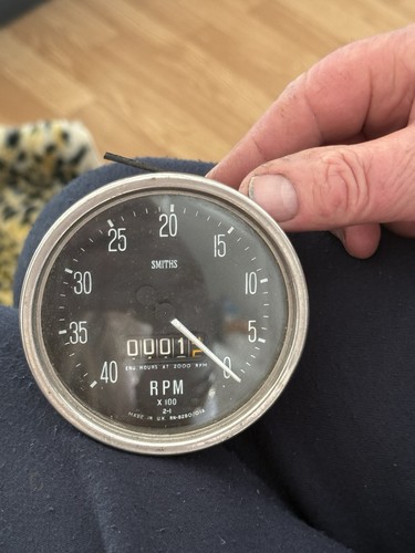 Smiths tachometer read - tachometer,
