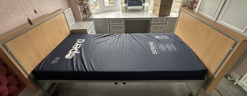 Hospital type electric bed - ,