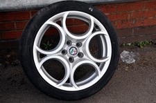 Alfa Romeo Giulietta 18" silver alloy wheel 156093277 horseshoe 225/40R18 ref.03