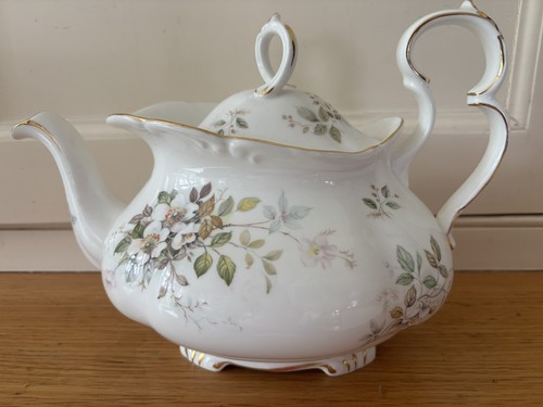 Vintage 1982 royal albert - vintage,
