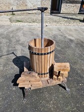 Apple Juice Press and Fruit