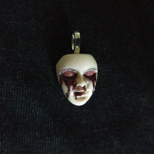 Horror doll face pendant - face, guro