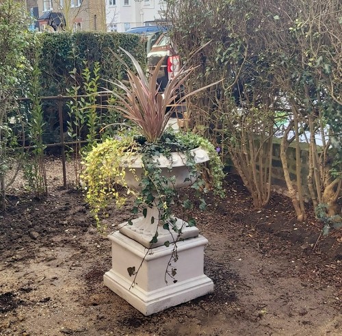 Solid garden urn cast - solid, cast-stone