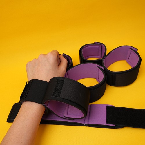 Open leg spreader straps - open,