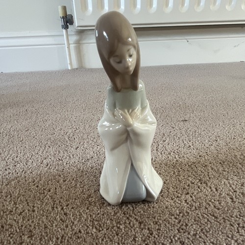 Lladro kneeling girl figurine - lladro,