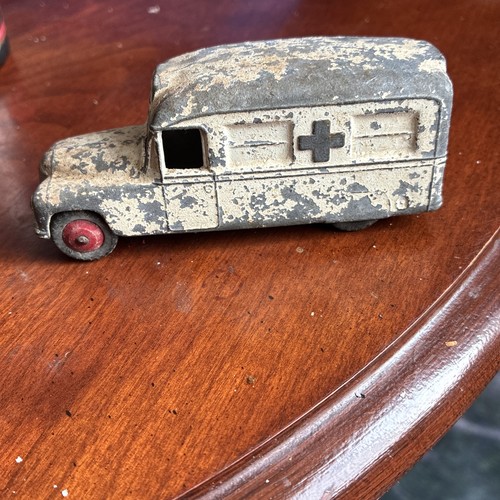 Dinky toys daimler ambulance - dinky,