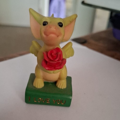 Pocket dragons love - dragons, “i