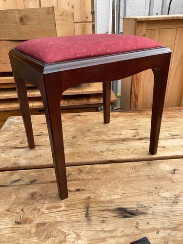 Stag minstrel dressing - stag, table