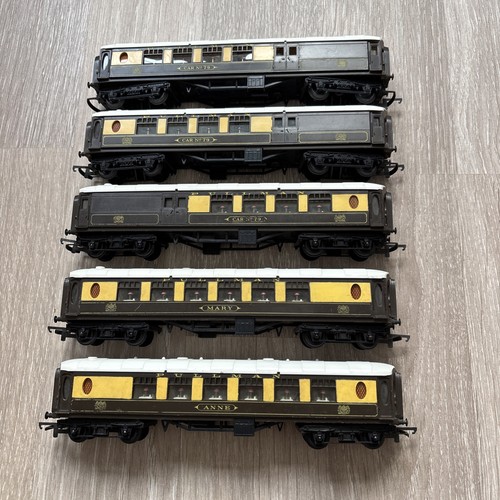 Triang pullman coaches 8 - pullman,