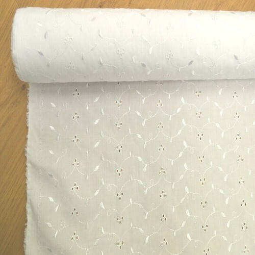 White broderie anglais - 3, hole