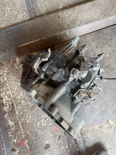 Mitsubishi colt czt 5t - mitsubishi,