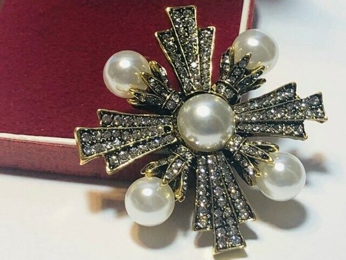Vintage baroque style pearl - baroque,
