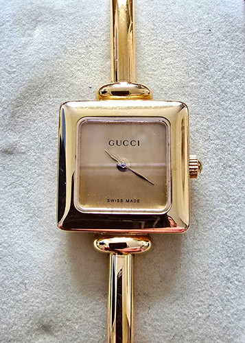 Gucci 1900l swiss made ladies - made,