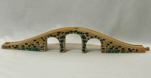 Wooden bigjigs train track - train,