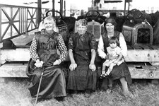 dcc-20 Dodgem Cars, Women Fairground Workers, Unlocated. Photo