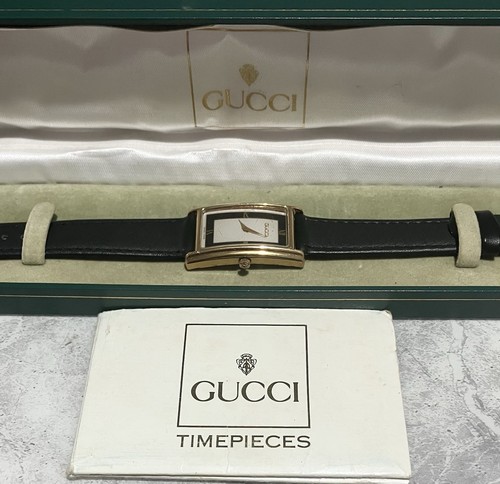 Vintage gucci 2600m quartz - gucci,