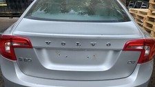 VOLVO S60 MK2 10-14 TAILGATE BOOTLID 42600 SILVER SALOON *BREAKING*