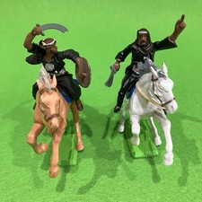 Britains Deetail 2x Black Arab DSG Soldiers on Horses. Original Britains Horses!