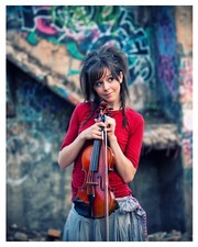 **LINDSEY STIRLING** (8x10)