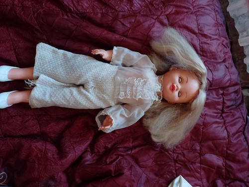 1970s majber walking doll - 1970s, 50
