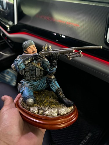 Vintage police sniper resin - police,