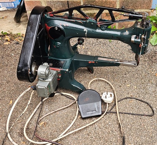 Electric singer 29k58 walking - singer,