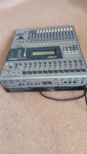 Yamaha 01v input - 01v, 24