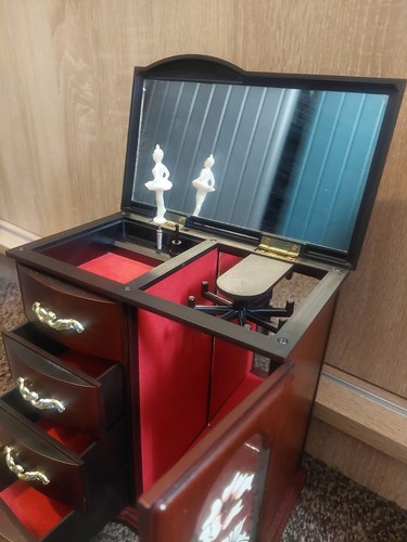 Vintage musical jewellery box - jewellery,