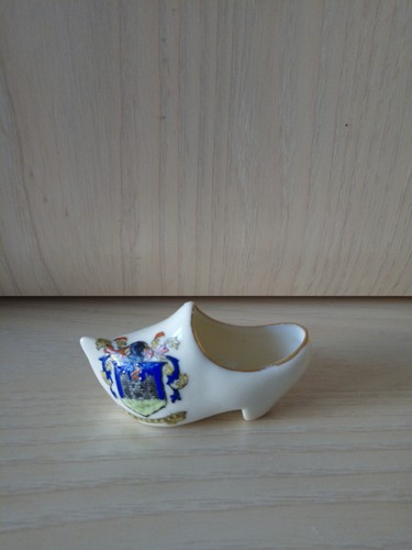 Willow brand crested china - willow,