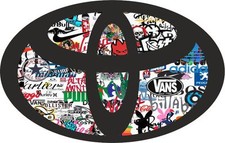 2x toyota badge With Colour