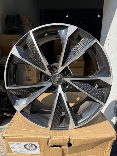 Single used audi rs7 - single,