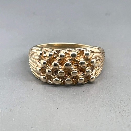 9ct yellow gold - keeper, ring