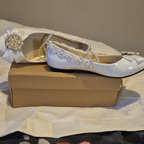 Ivory bridal court - court, flats