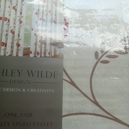 Blenheim rouge eyelet curtains - eyelet,