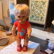 VINTAGE FAMOSA BABY WEE WEE