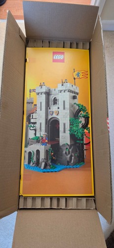 Lego lion knights castle 90th - lion,