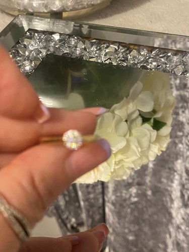 Ladies 18ct gold diamond ring - 18ct,