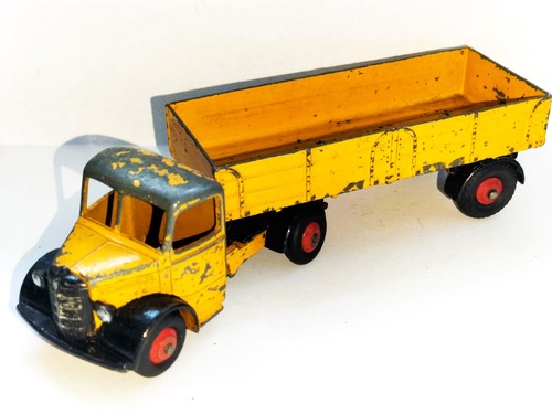 Dinky toys 409 bedford - toys,