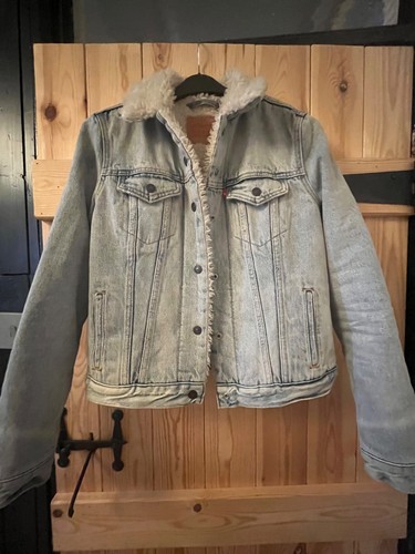 Ladies size small - ladies, levis