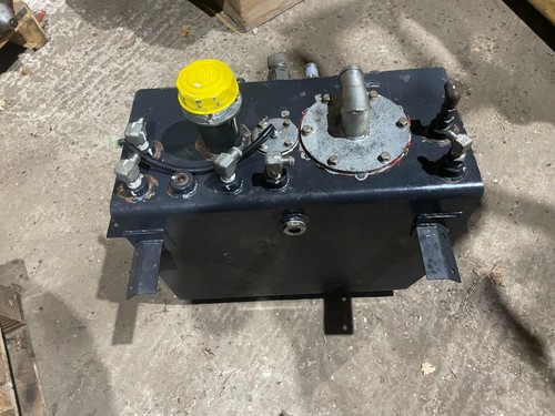 Hydraulic oil tank - , baroness