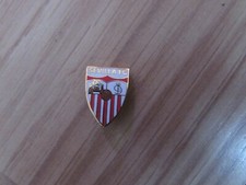 COLLECTABLE FOOTBALL PIN BADGES FOREIGN CLUBS VARIOUS DESIGNS TO CHOOSE FROM